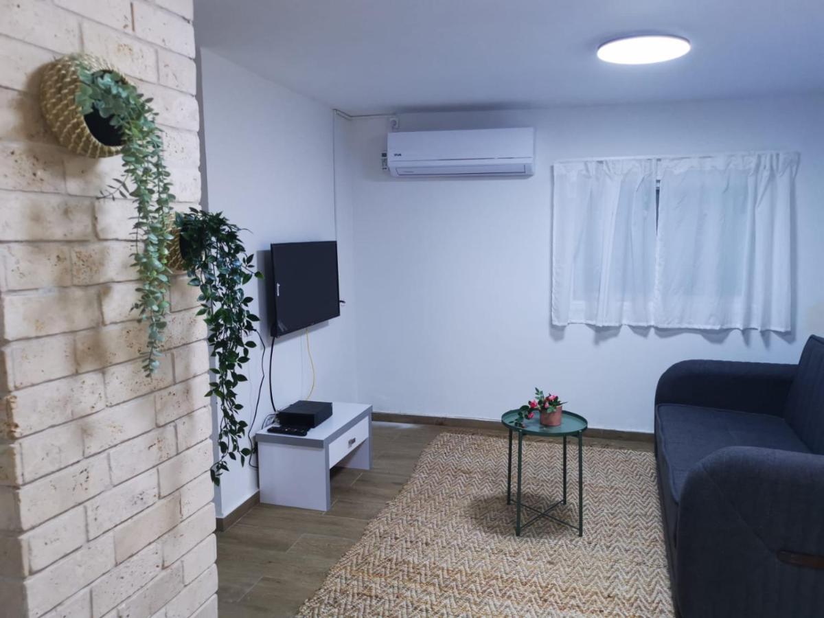 בית בלב הגולן Katzrin Exterior photo